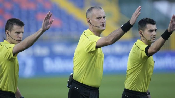 Sudi na Grbavici: Vladimir Bjelica (u sredini)