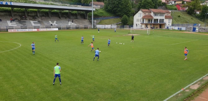 Igrači Sutjeske na zagrijavnaju