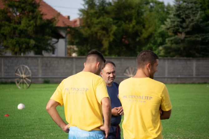 Trener Savić sa igračima