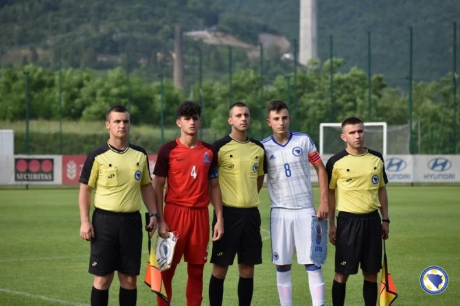 Ajdin Baručija u sredini
