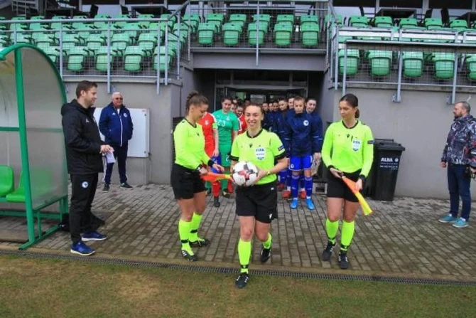 Trojka za fotografije sudi finale baraža