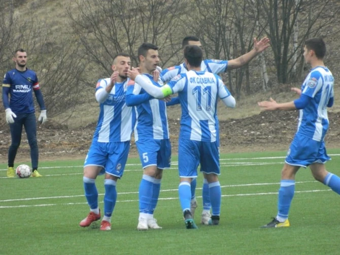 Adel Ajkunić (5) pogodio za veliki bod