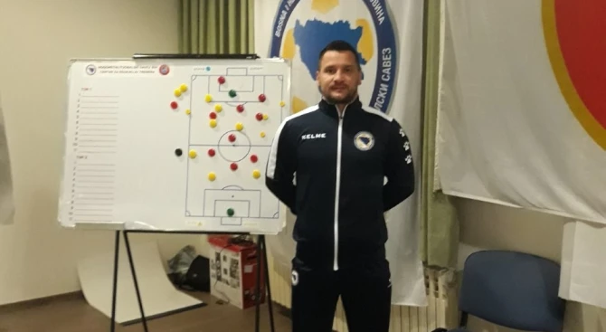 Adis Elezović