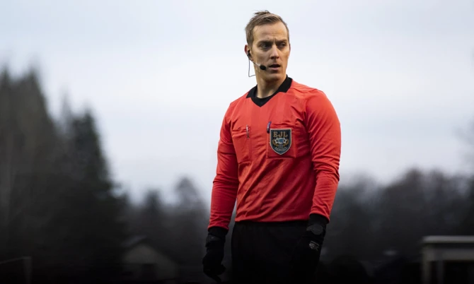 Jonas Janovits, sudi u revanšu na Farskim ostrvima 