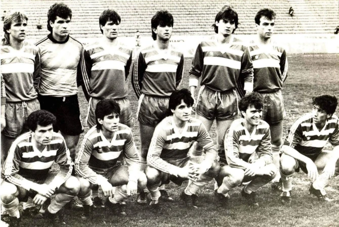 Jovica Džipuinov (čuči) drugio s lijeve strane
