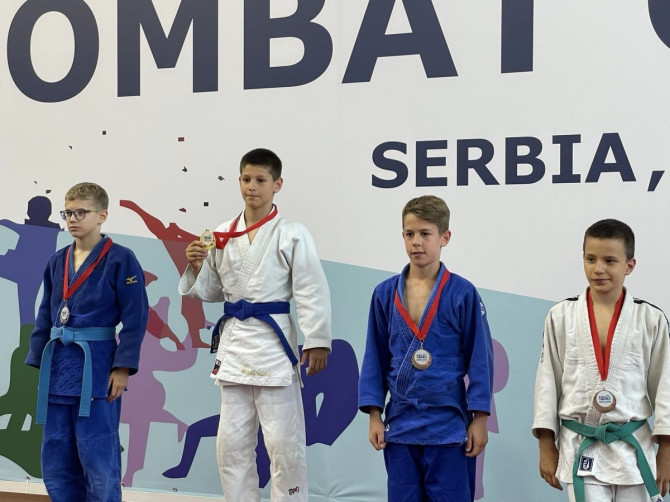 Famosu pet medalja na Evropskom prvenstvu za školarce
