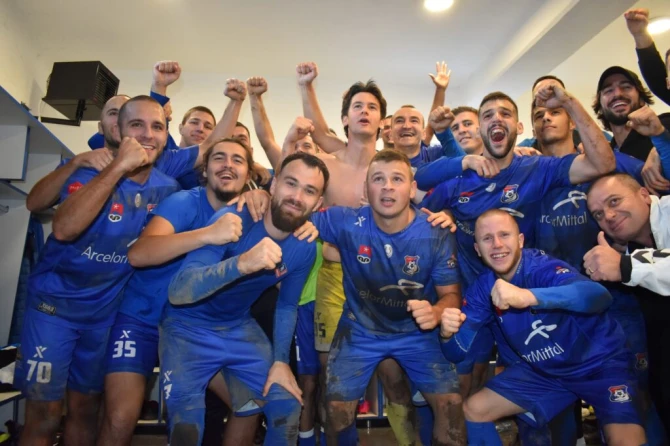 SLavlje fudbalera Omarske FOTO: FK Omarska