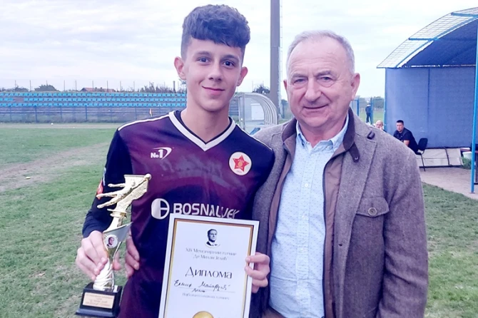 Elmin Matardžić, najbolji golman i Branko Vidić, predstavnik FK Modriča