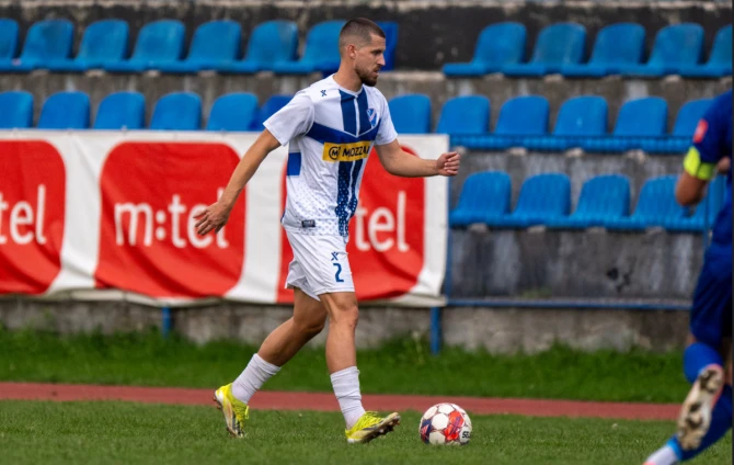 Alić 'drži' lijevu stranu/ Vasilije Marković