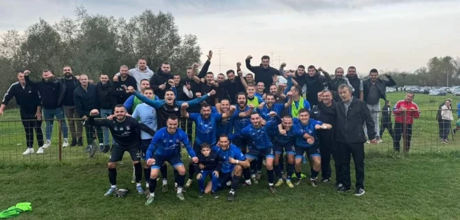 Fudbaleri Omarske u Hambarinama FOTO: FK Omarska