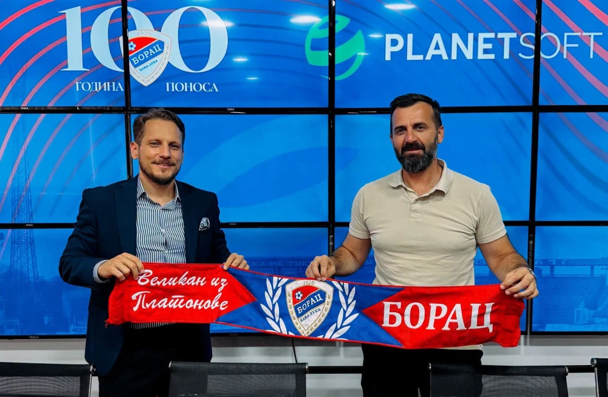 Predstavnik "Planet Softa" i Dejan Čato, direktor Banjalučana FOTO: FK Borac