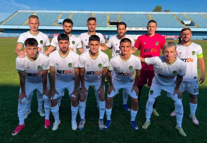 Fudbaleri Budućnosti pred duel sa Cibalijom u Vinkovcima. FOTO: Fejsbuk FK Budućnost Banovići