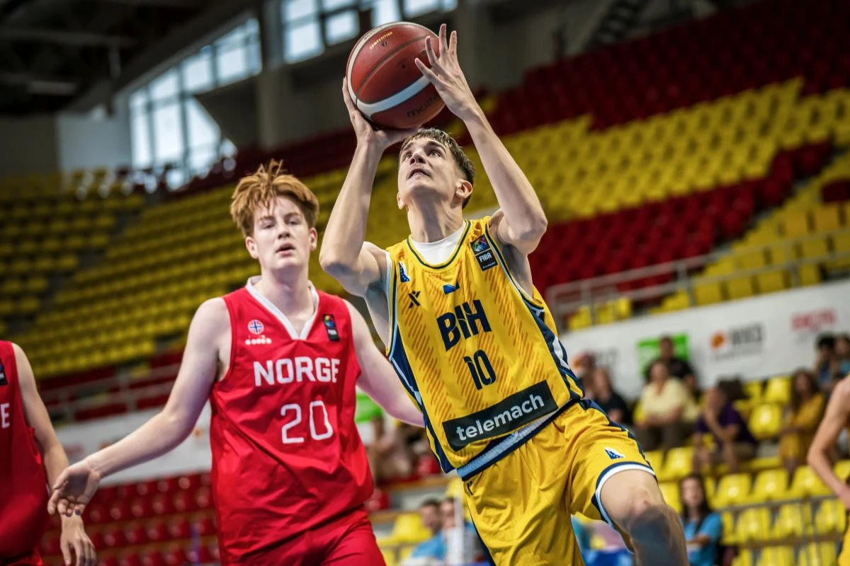 U akciji Mak Omerović, najkorisniji igrač utakmice protiv Norveške. FOTO: FIBA