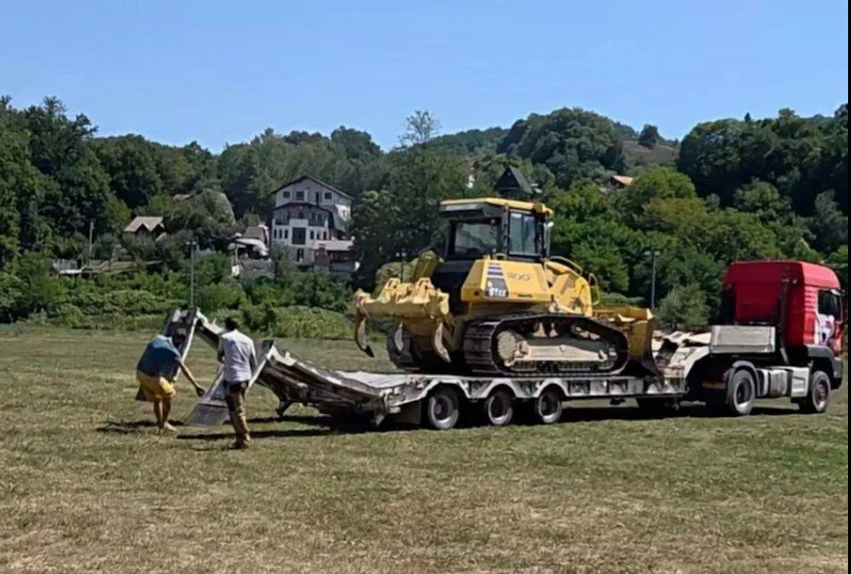Proleter Gradi Dva Terena Sa Vjestackom Travom Domace Meceve Seli U Banju Vrucicu