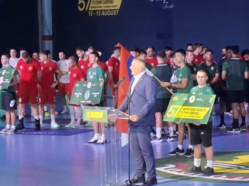 Medjunarodni Rukometno Tv Turnir Ssmpiona Doboj Premijer Savo Minic Otvorio Rukometno Spektak