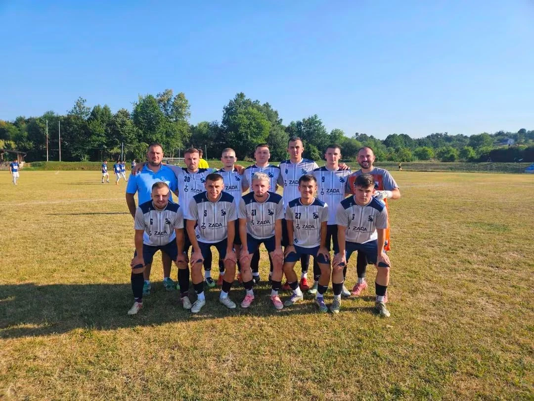 Početnih 11 Pribave pred meč u Devetaku. FOTO: Fejsbuk FK Pribava