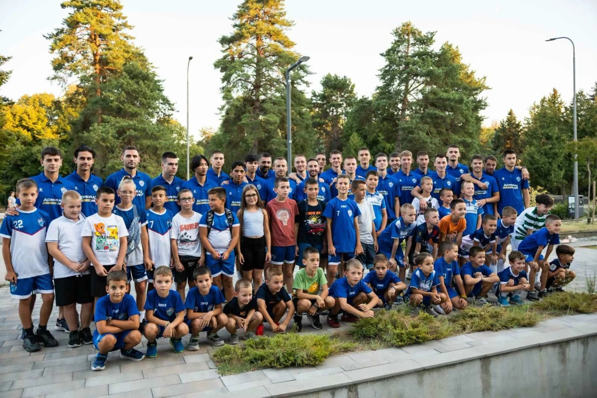 Druženje na Trgu Palih boraca FOTO: FK Laktaši