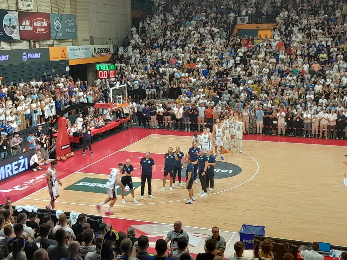 Bih Srusila Italiju U Grotlu Mejdana Nurkic Predvodio Zmajeve Do Istorijske Pobjede I Povratka U Bor