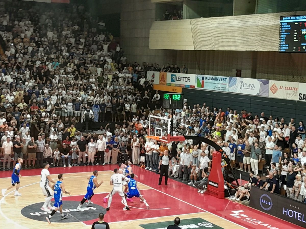 Bih Srusila Italiju U Grotlu Mejdana Nurkic Predvodio Zmajeve Do Istorijske Pobjede I Povratka U Bor