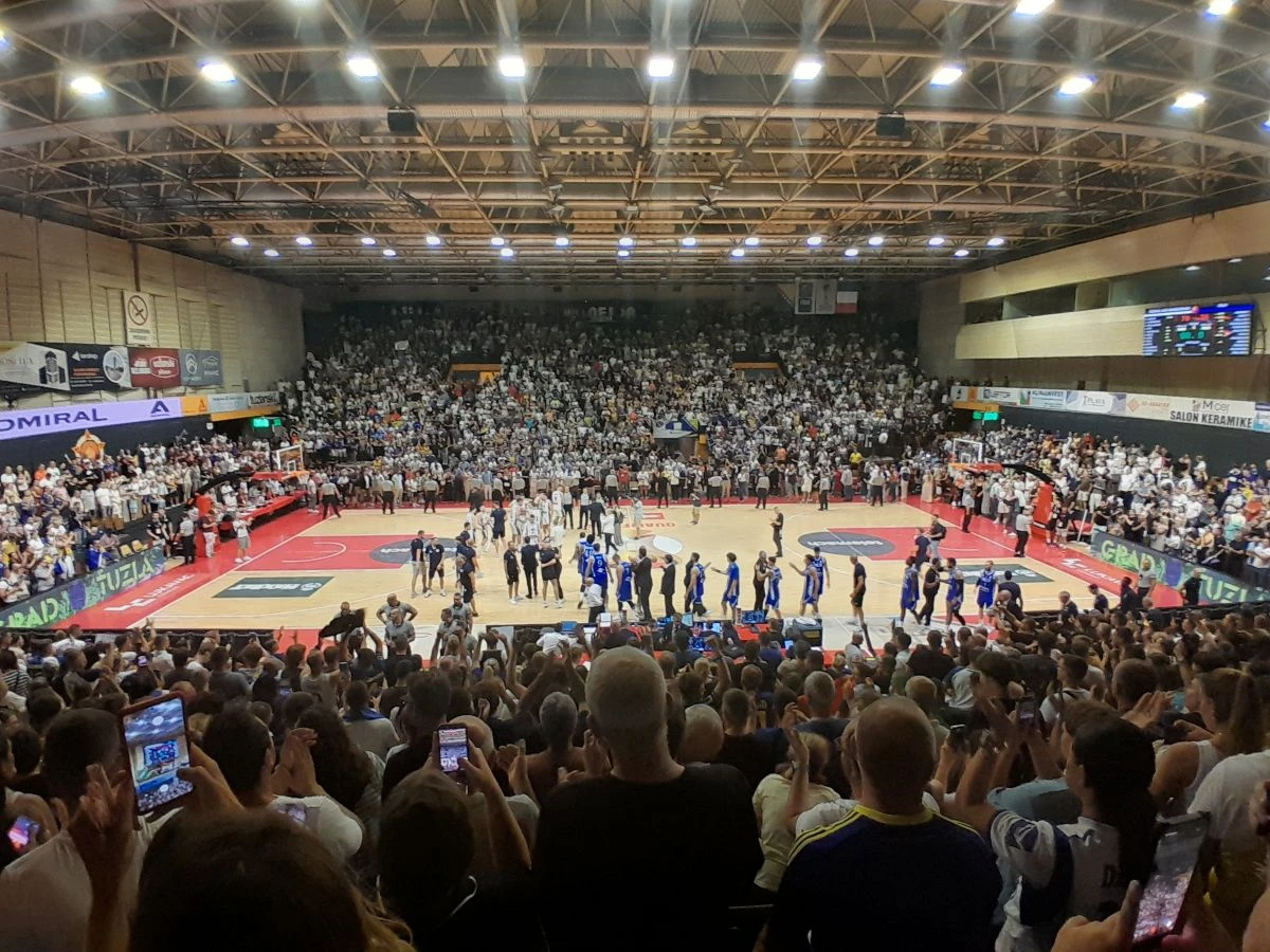 Bih Srusila Italiju U Grotlu Mejdana Nurkic Predvodio Zmajeve Do Istorijske Pobjede I Povratka U Bor
