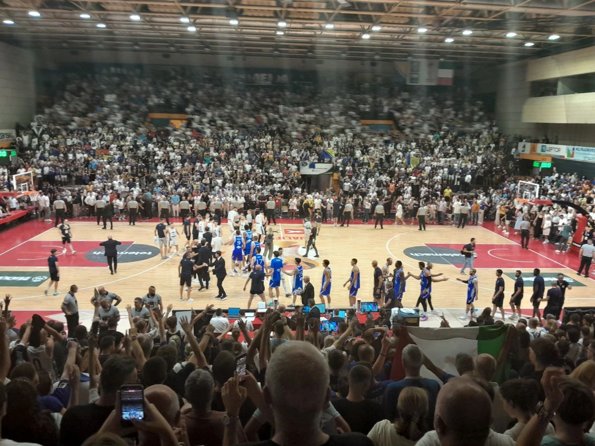 Bih Srusila Italiju U Grotlu Mejdana Nurkic Predvodio Zmajeve Do Istorijske Pobjede I Povratka U Bor