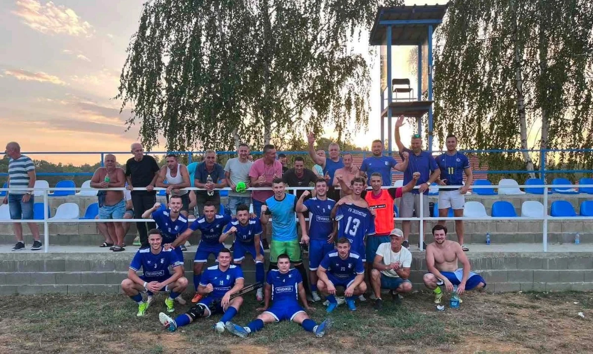 Fudbaleri Jedinstva nakon meč sa Mladosti. FOTO: Fejsbuk FK Jedinstvo Huskići
