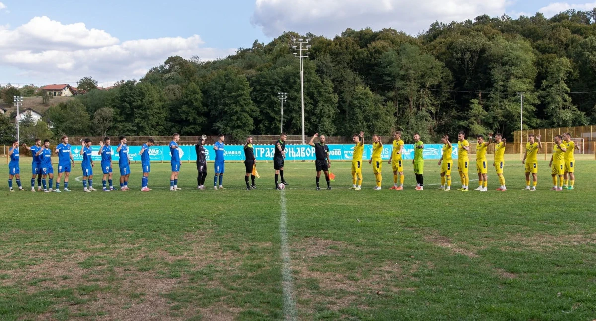 Ekipe pred start susreta FOTO: FK Ljubić/Alek Bato ATIĆ