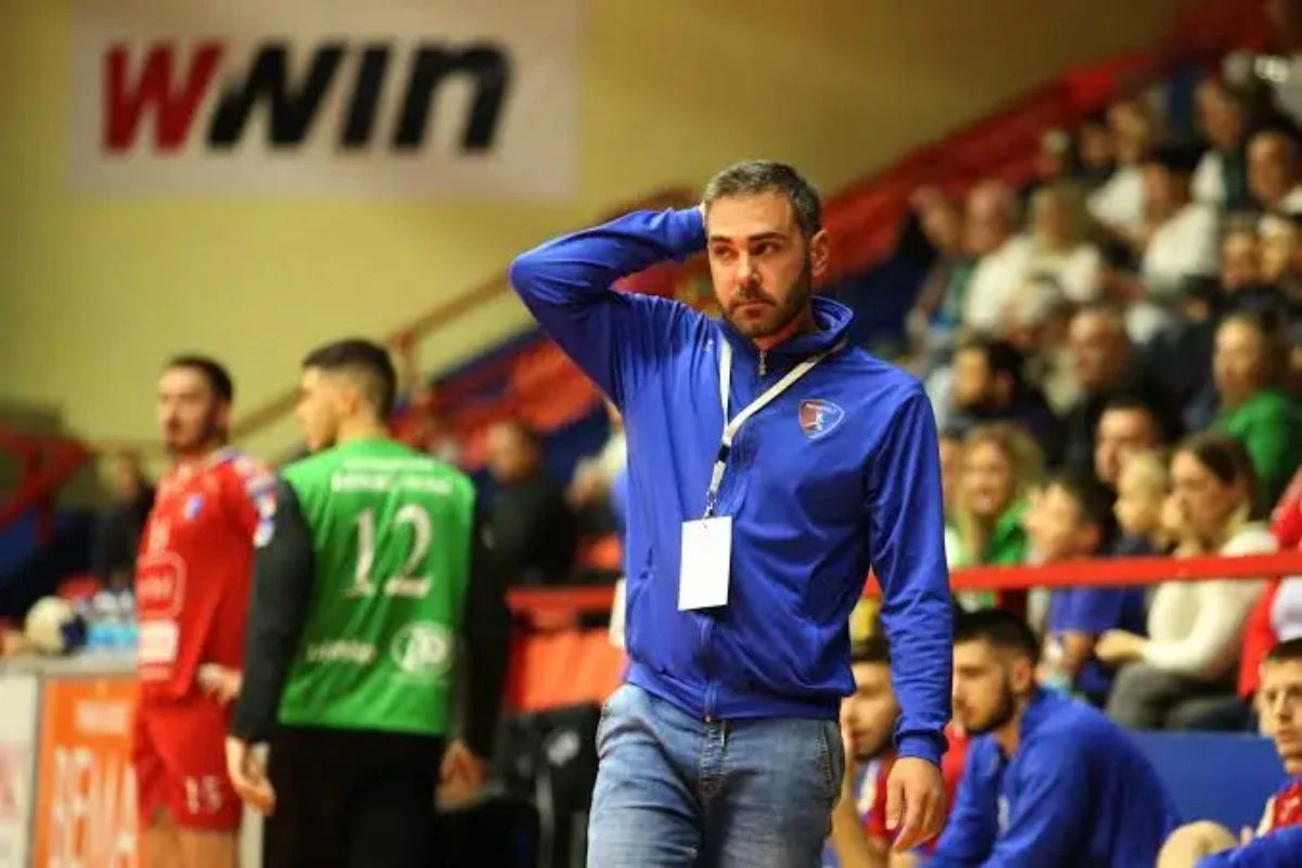 Mikic Polovicno Sam Zadovoljan Mladi Se Namecu
