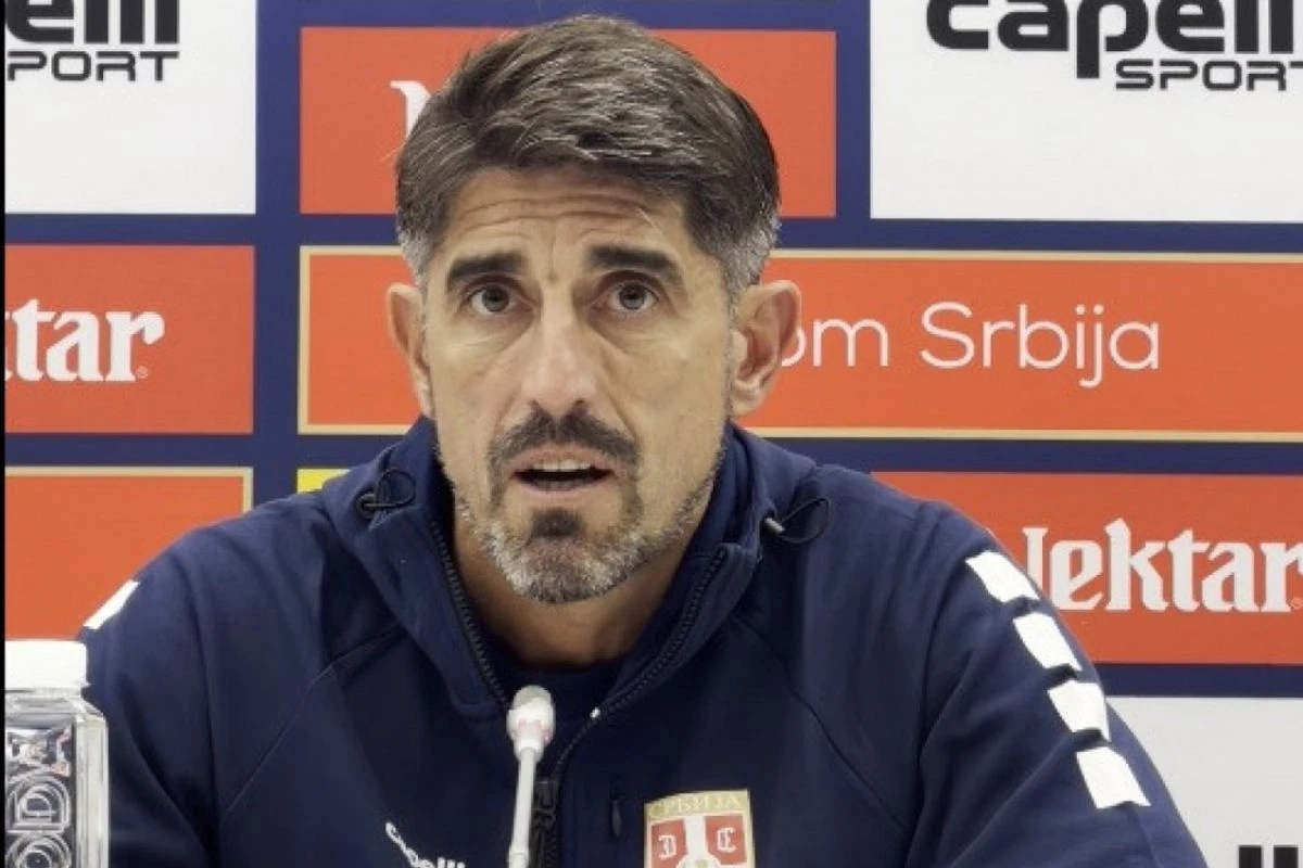 Veljko Paunović sinoć na konferenciji za novinare