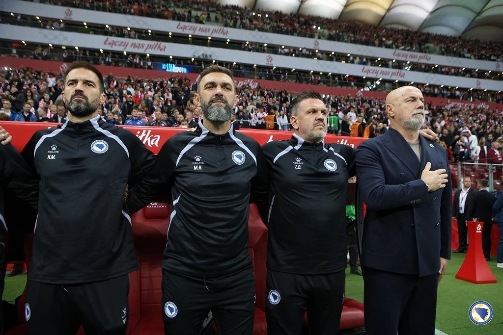 Sergej Barbarez sa stručnim štabom FOTO: FS BiH