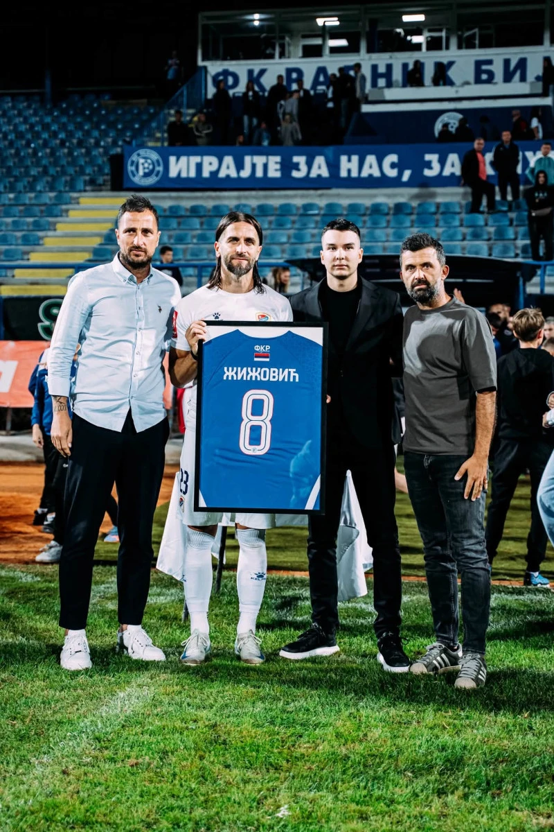 Bojan Puzigaća, Stojan Vranješ i Velibor Đurić sa sinom Mladena Žižovića FOTO: fejsbuk