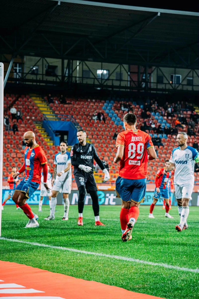 Matej Deket Sa Lukom Je Sve Lakse Da Zajedno Pokorimo Atinu