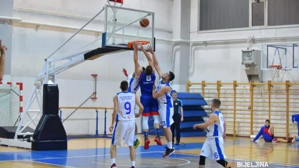 Budućnost bolja od Radnika, Prva liga RS