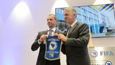Fijasko Dine Begića u Rimu: Putuj Evropo, BiH je “rupa”