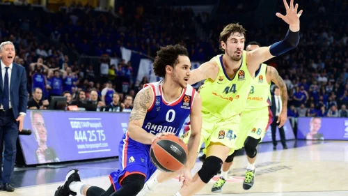 EL: Efes se poigrao sa Barsom, Larkin brojao do 37
