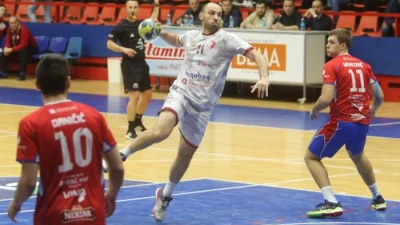 Sloga zaustavila lidera