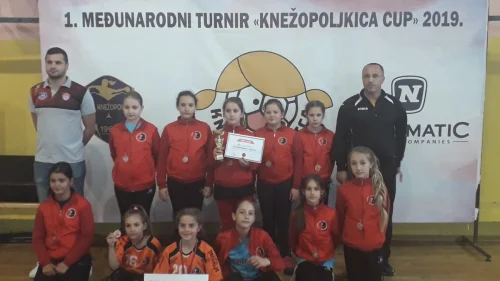 ŽRK "Derventa" osvojio treće mjesto na Međunarodnom turniru u Kozarskoj Dubici