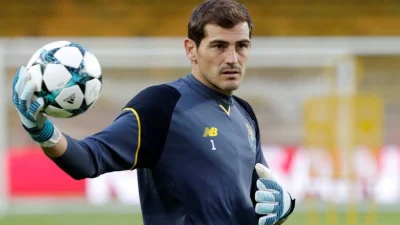 Iker ostaje u fudbalu