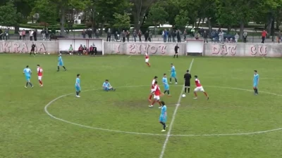 Može i sa centra: Nemanja Šešlija sa pola terena pogodio mrežu protivnika