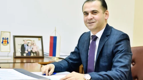 Mladi čestitaju jubilej