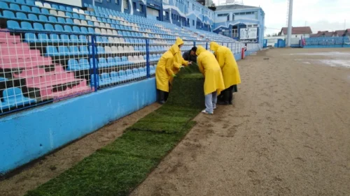 Stadion u Surdulici dobija vrhunski travnati tepih
