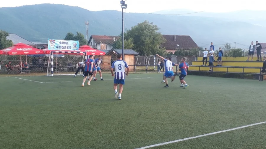 Regoje brži od pištaljke, Mladice bolje od Veterana Slavije