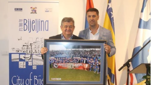 Politički okršaj preko Radnika?, Premijer BH Telecom liga
