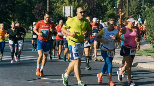 Divac ponovo ''prodaje'' kilometre na polumaratonu kako bi pomogao odlazak karatistkinje Slavije na Svjetsko prvenstvo