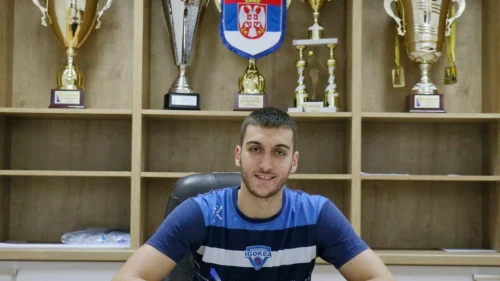 Stefan Simanić potpisao prvi profesionalni ugovor, Prvenstvo BiH