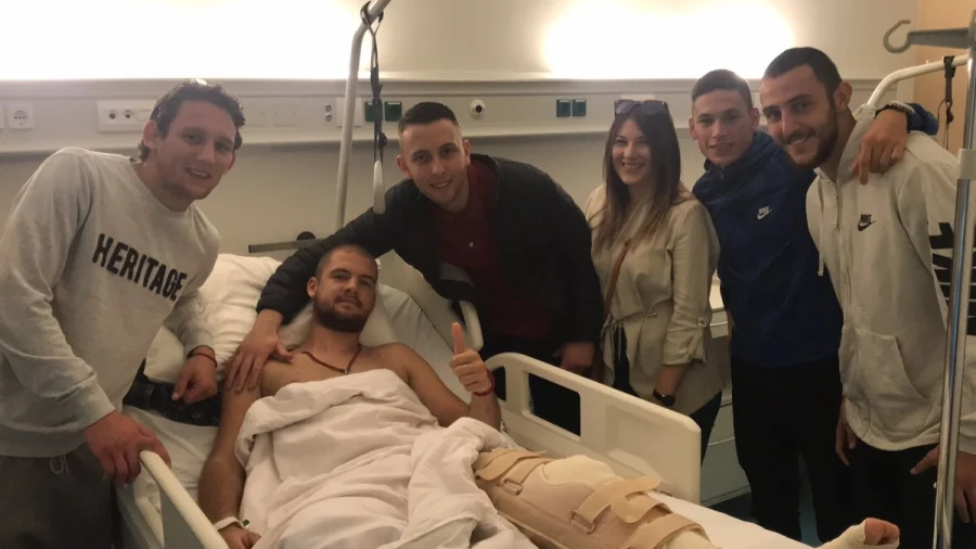 Simić uspješno operisan u UKC RS: Štopera Tekstilca posjetili saigrači, Prva liga Republike Srpske