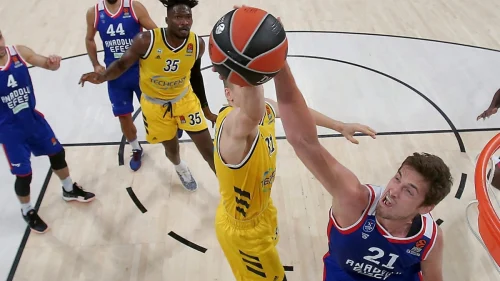 EL: Efes u produžetku slomio otpor Albe, dabl dabl Micića
