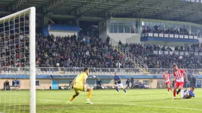 Isključenje Milanovića i gol iz prekida odlučili derbi