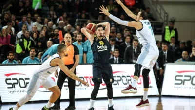 Turski Kup: Fener i Dačka u finalu
