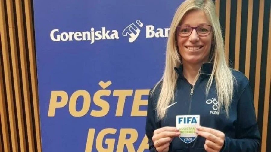 Srpčanka sa FIFA znakom